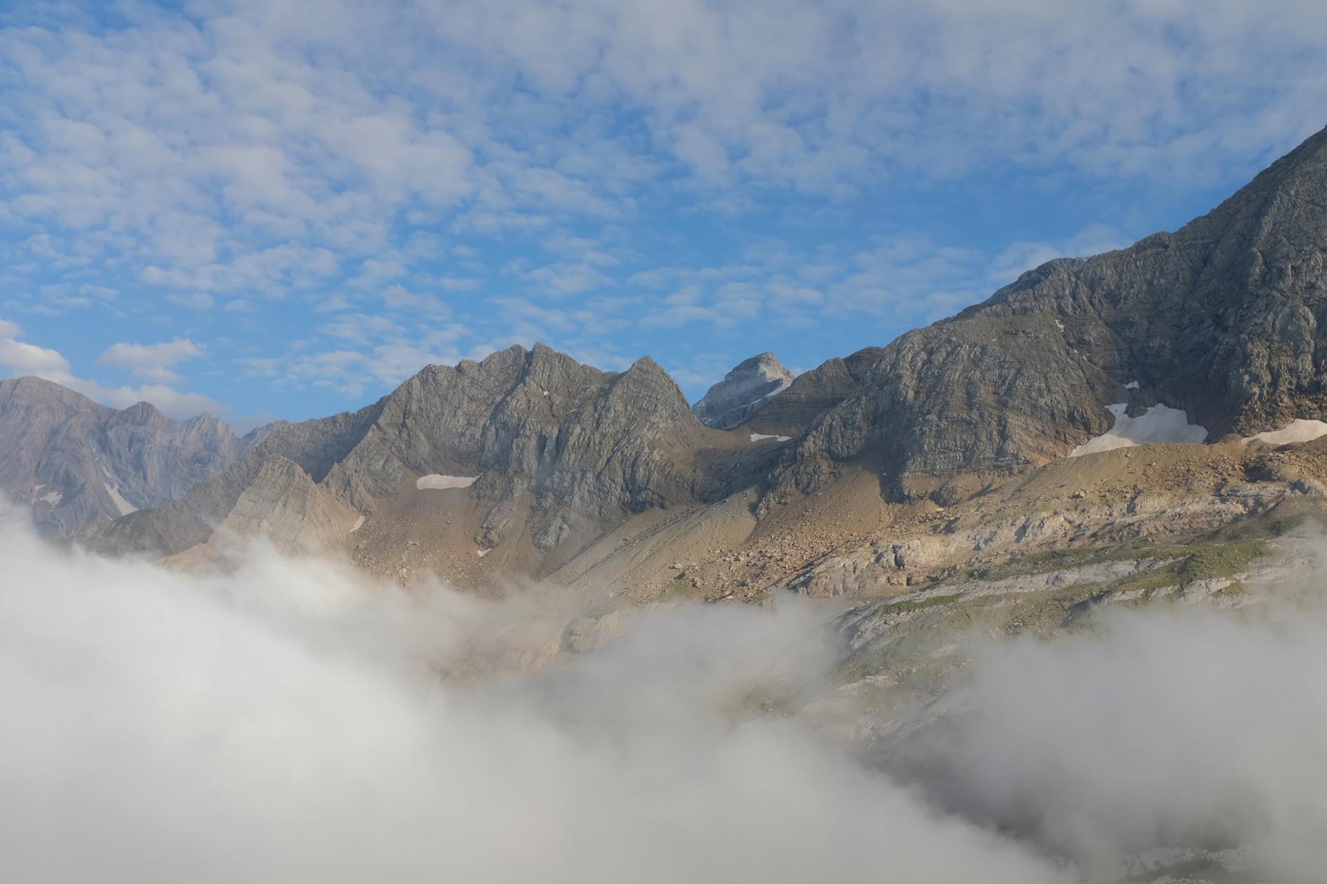 Randonnée à Gavarnie : Merveille des Pyrénées -6454203a5ca6c: /