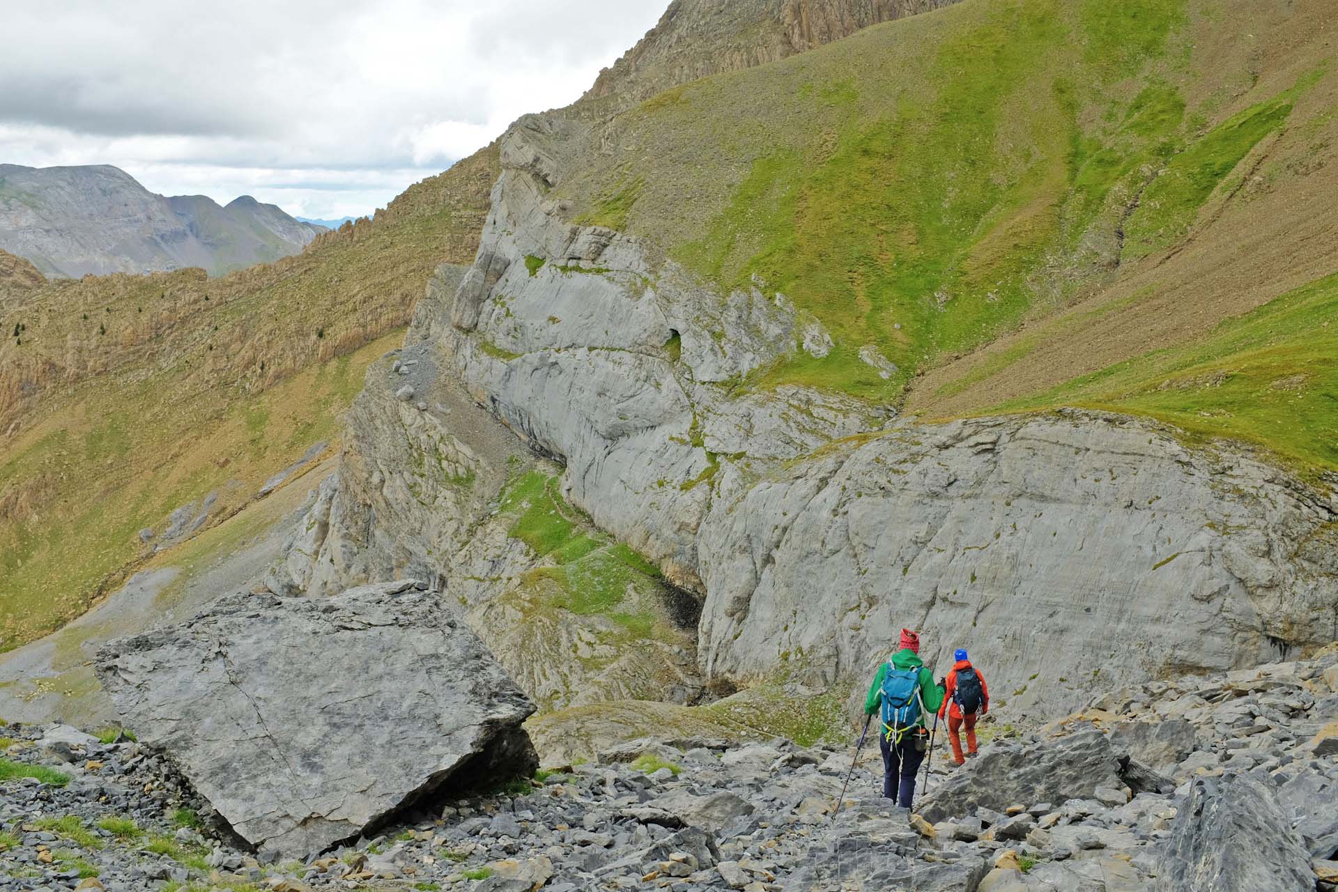 Randonnée à Gavarnie : Merveille des Pyrénées -6454203a5ca6f: /