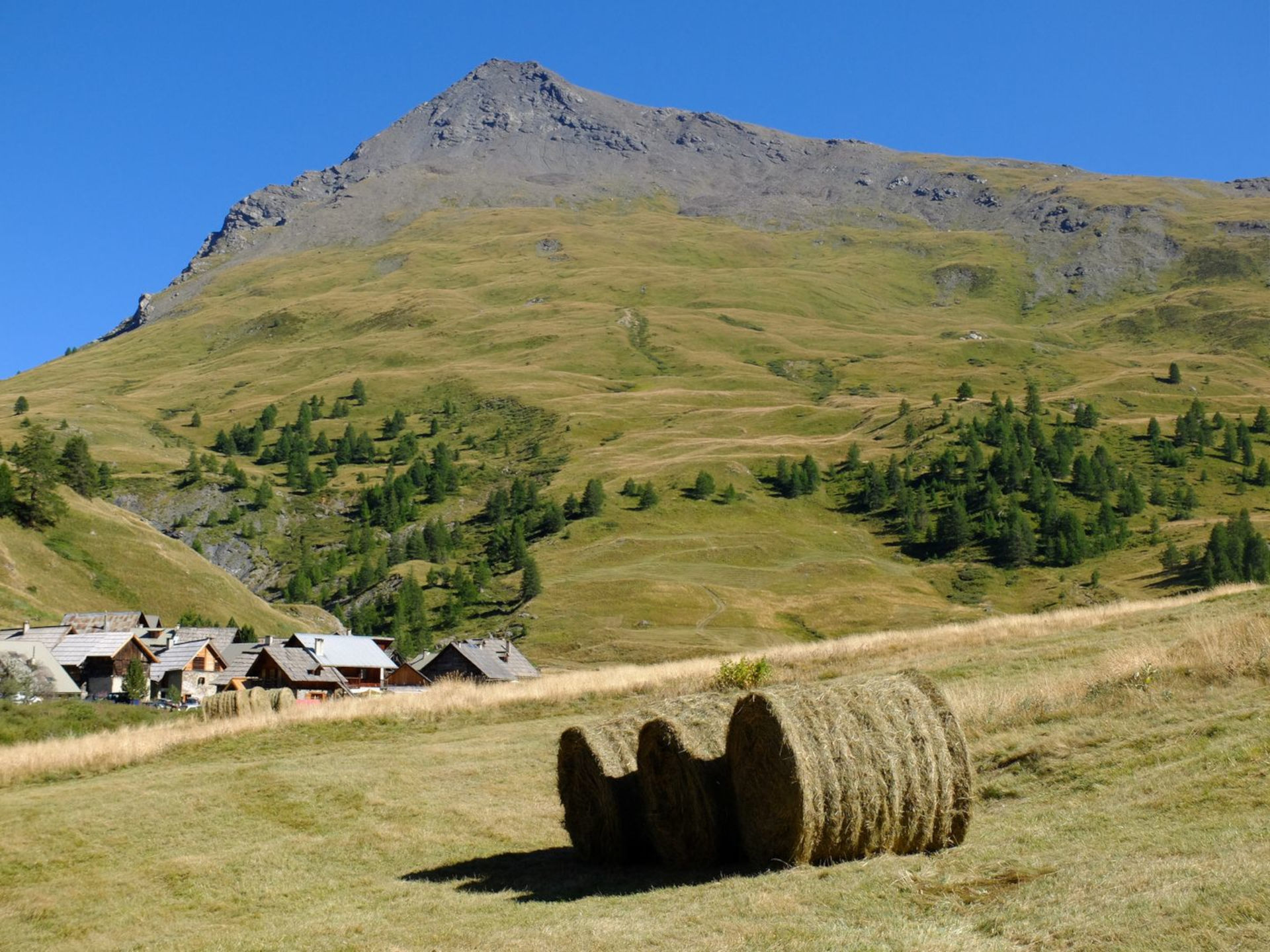Grand tour du Pic de Rochebrune à pied -6902648e707eb: /