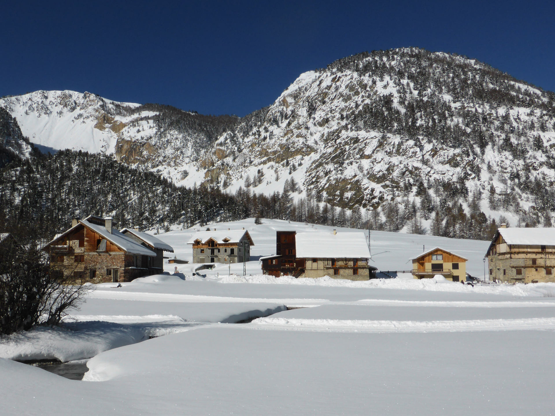 Week-end de fin d’année à raquette dans la Vallée d’Izoard -663584606a235: 

type: diap

0: /