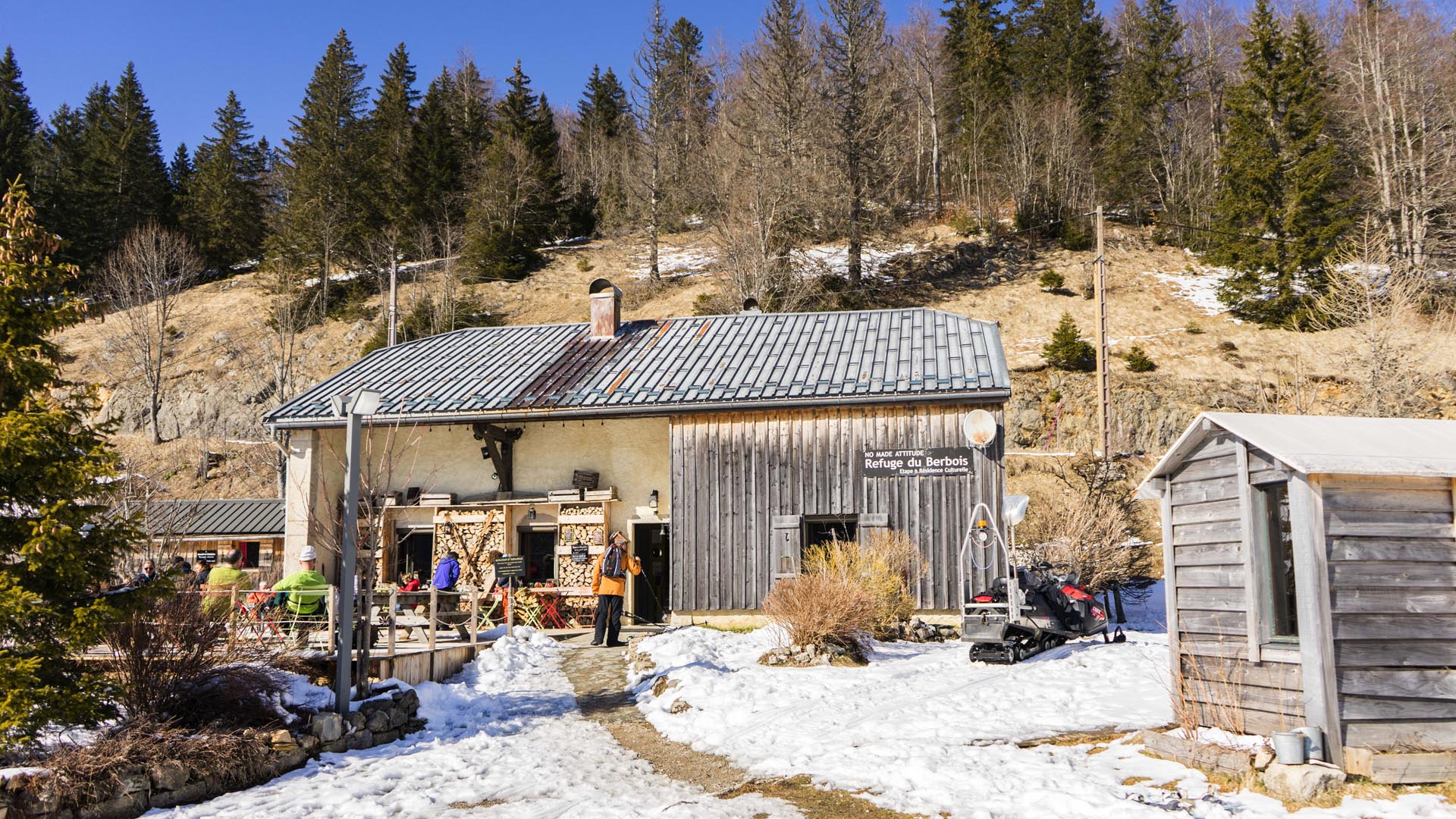 Escapade à raquette au cœur des Hautes Combes jurassiennes -6874aa043b1ff: /