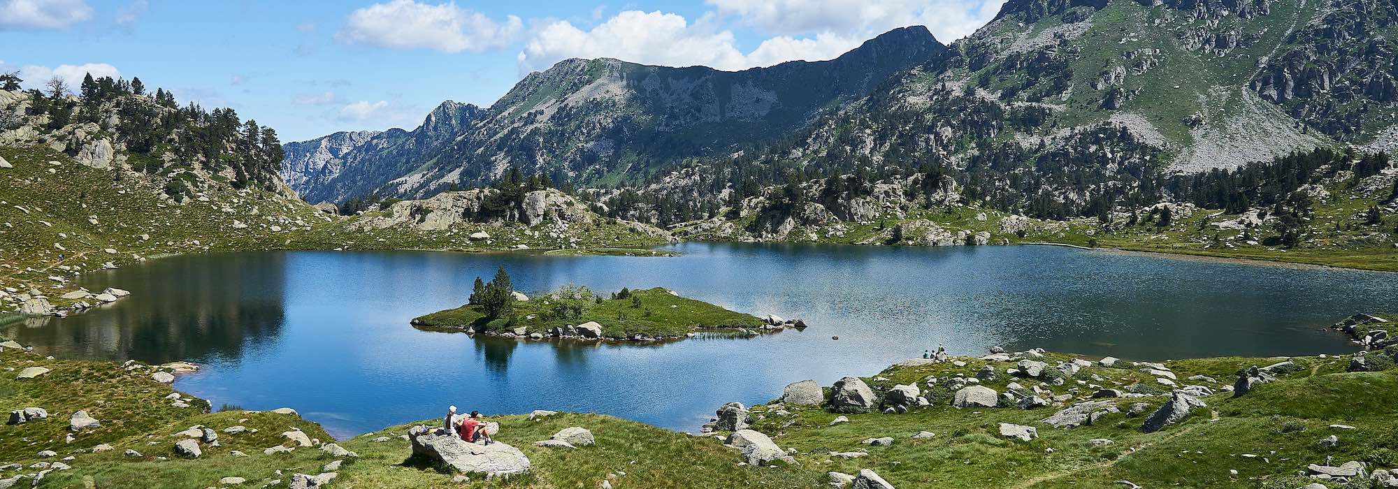 Randonnée autour des lacs des Encantats en liberté